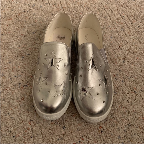 Wanted Shoes - Wanted Silver Star Studded Flats Size 9 NWT